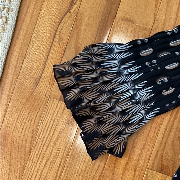 Alfani Black and White Flutter Sleeve Blouse - Picture 4 of 7